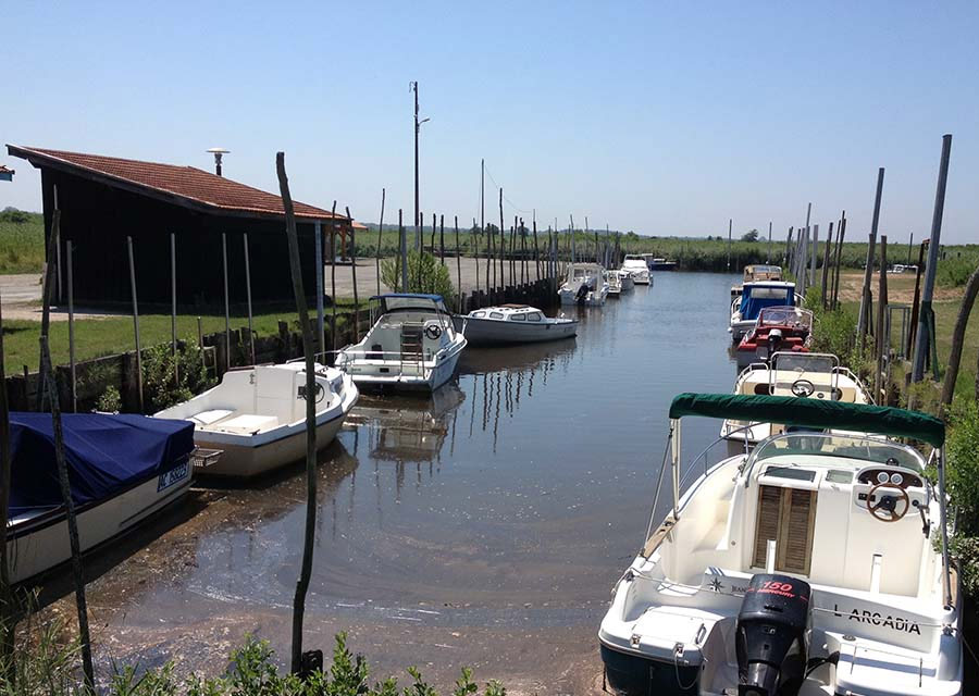 The port of Biganos and the Tuiles